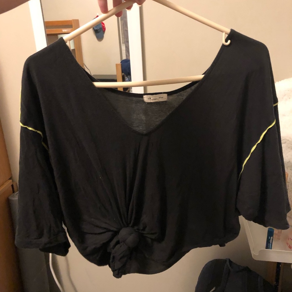 Black cropped tie top